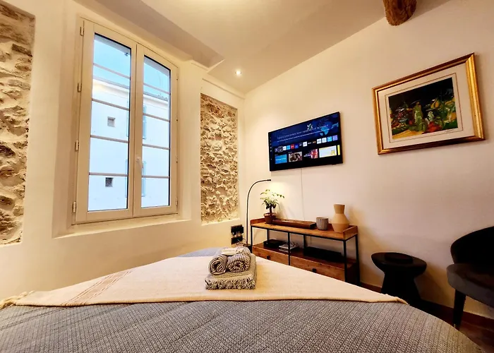 Le Massena - Dans Le Vieil * Antibes